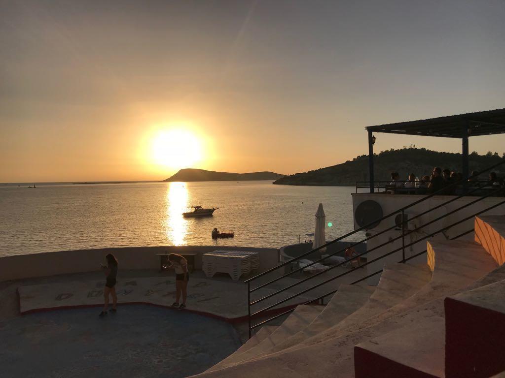 Hotel Leon Foça Extérieur photo