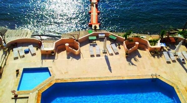 Hotel Leon Foça Extérieur photo
