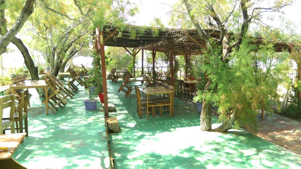 Hotel Leon Foça Extérieur photo