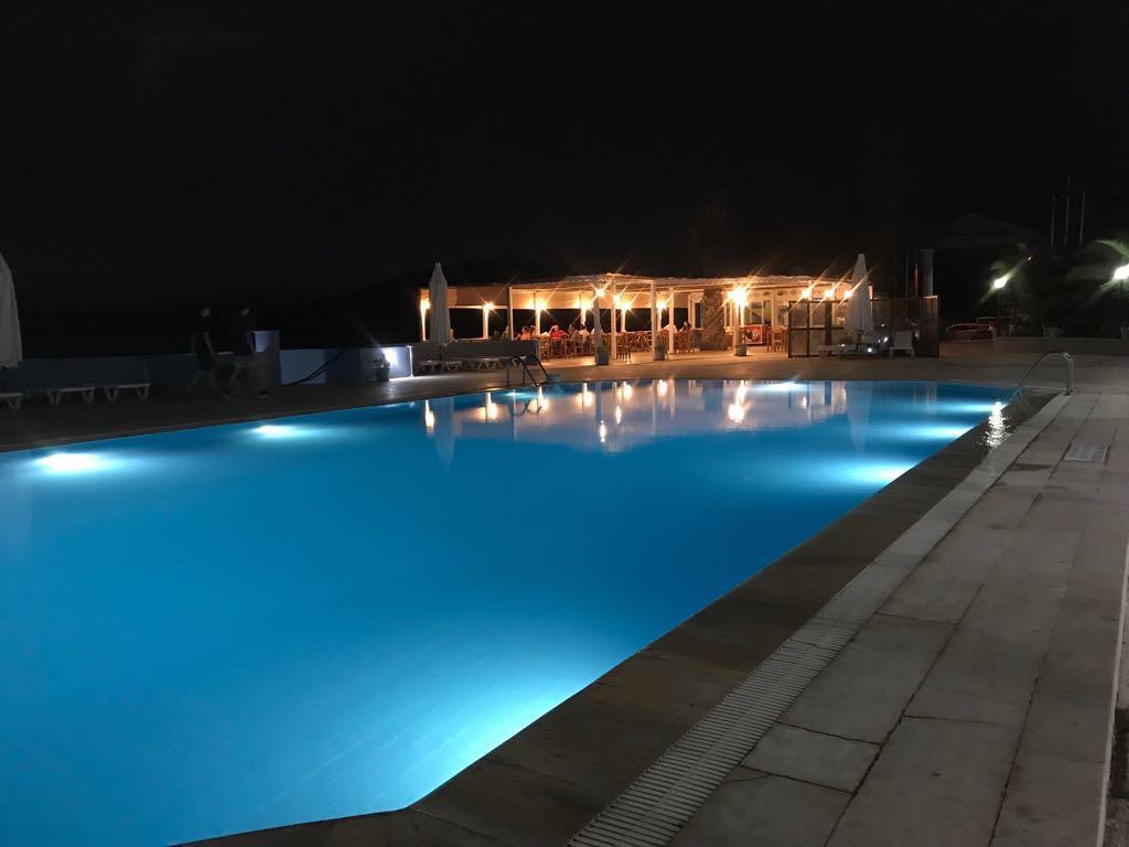 Hotel Leon Foça Extérieur photo