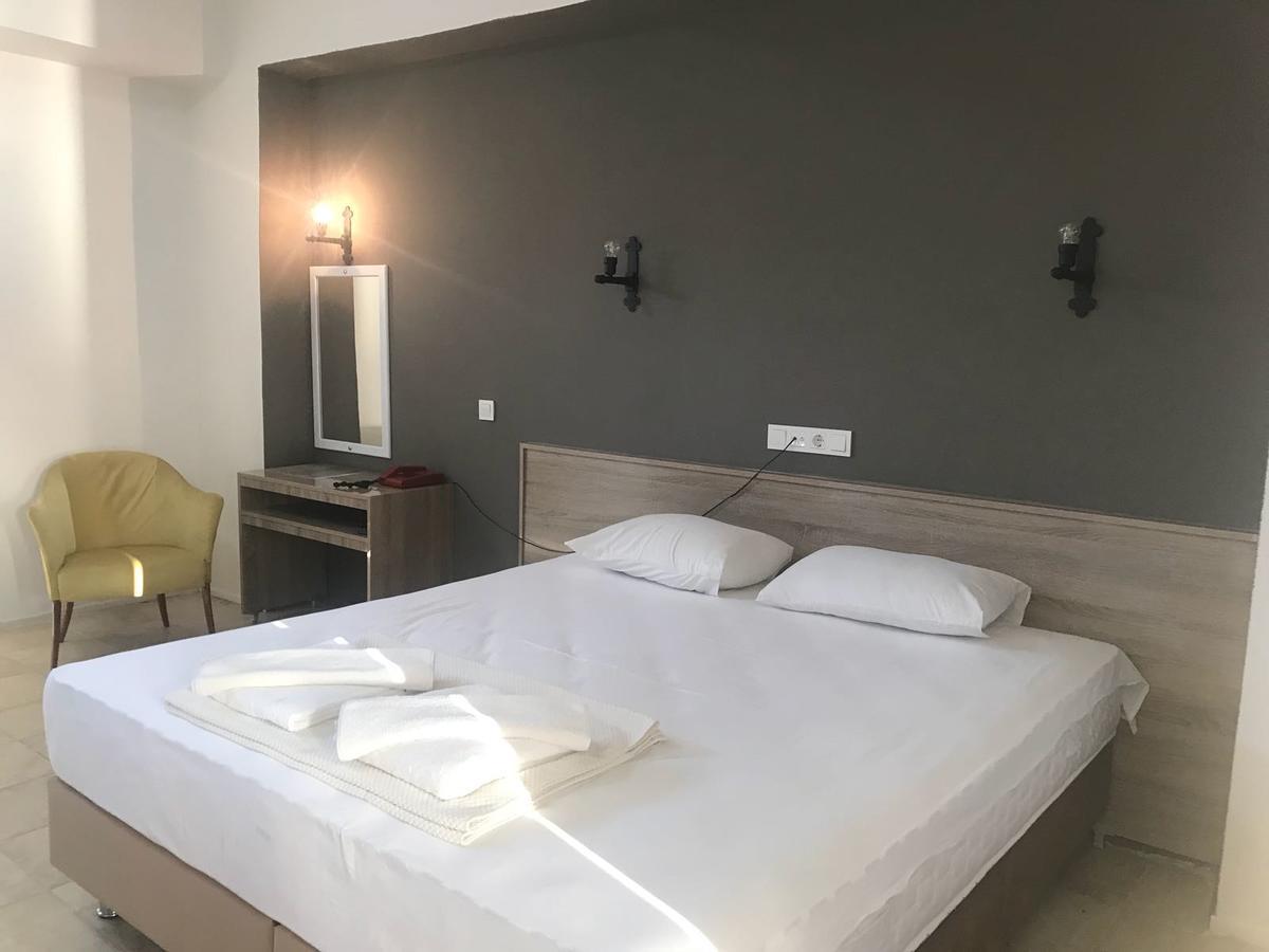 Hotel Leon Foça Extérieur photo